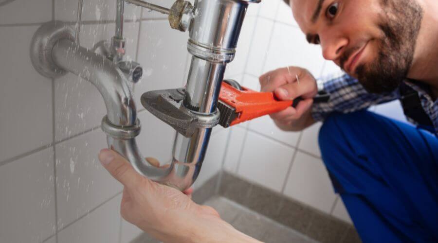 Professional same day plumber services in Nederland, TX